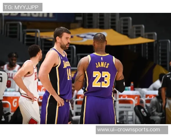 戴维斯与伊藤洋辉预计12月复出穆西亚拉恢复时间仍需4至8周 戴维斯与伊藤洋辉预计12月复出穆西亚拉恢复时间仍需4至8周