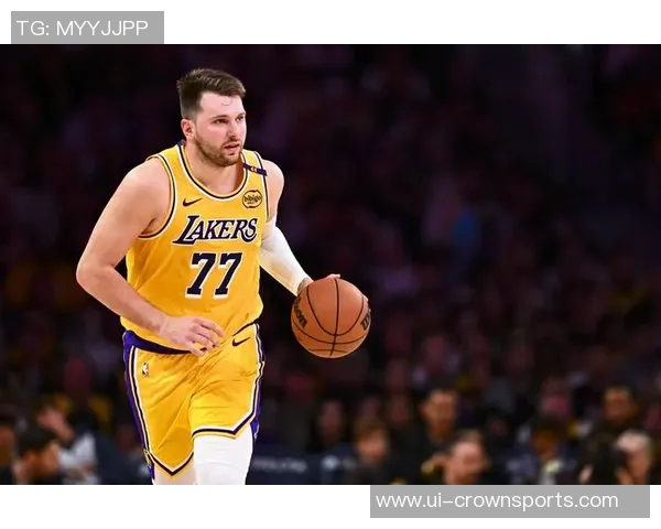 东契奇对老人的恶搞引争议LBJ诈伤背后真相揭秘湖人险被翻盘的传奇故事 东契奇对老人的恶搞引争议LBJ诈伤背后真相揭秘湖人险被翻盘的传奇故事